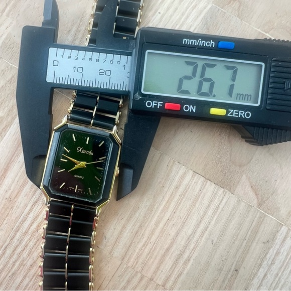 Xanadu black dial octagonal dress watch NEW BATTERY - Picture 9 of 10